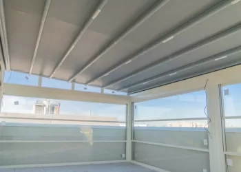 Restoran ve Kafe İçin Bioklimatik Pergola Sistemi